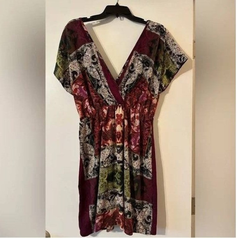 Lulu e Bebe Paisley Patchwork V-Neck Empire Waist Mini Dress Burgundy Large